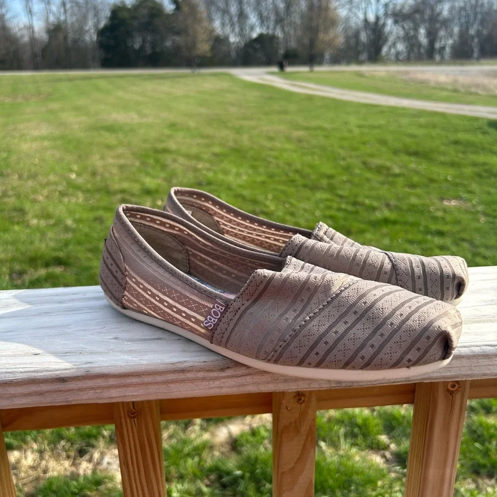 Bobs By Skechers Women Sz 9 M Brown Nude Flat Fabric Shoes Comfort Shoe - Picture 1 of 11